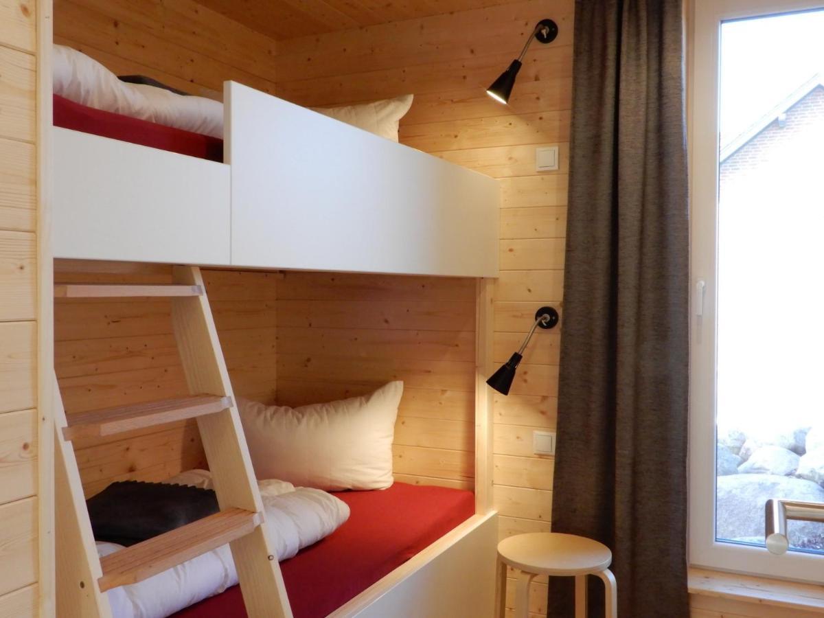 Schwarzes Holzferienhaus Mit Sauna In Zierow -- Sonneneck -- 500M Zum Ostsee-Strand, 4 - 6 Personen Exterior photo
