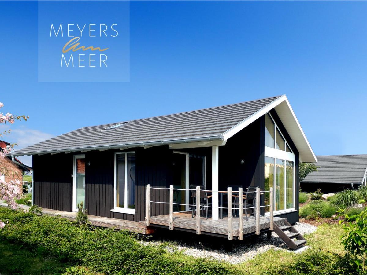 Schwarzes Holzferienhaus Mit Sauna In Zierow -- Sonneneck -- 500M Zum Ostsee-Strand, 4 - 6 Personen Exterior photo