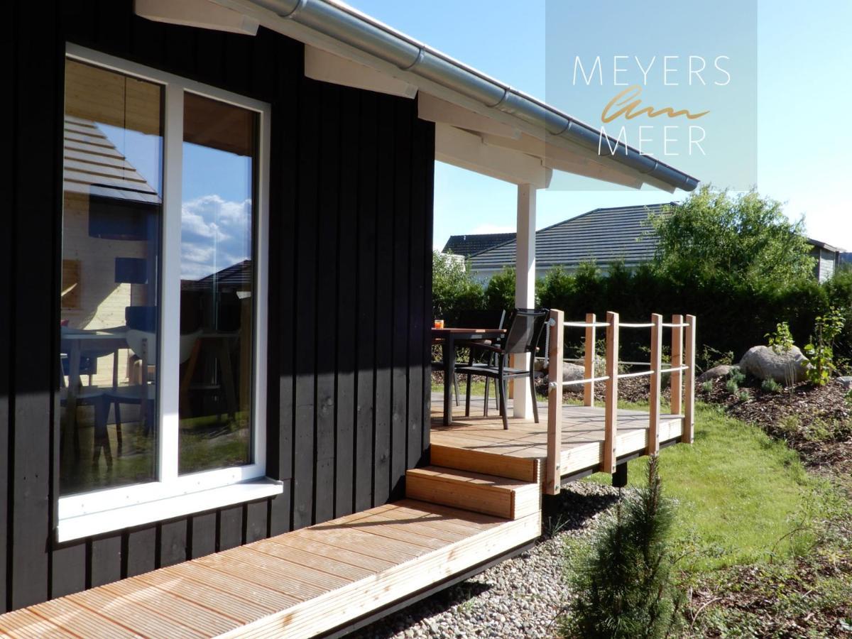 Schwarzes Holzferienhaus Mit Sauna In Zierow -- Sonneneck -- 500M Zum Ostsee-Strand, 4 - 6 Personen Exterior photo
